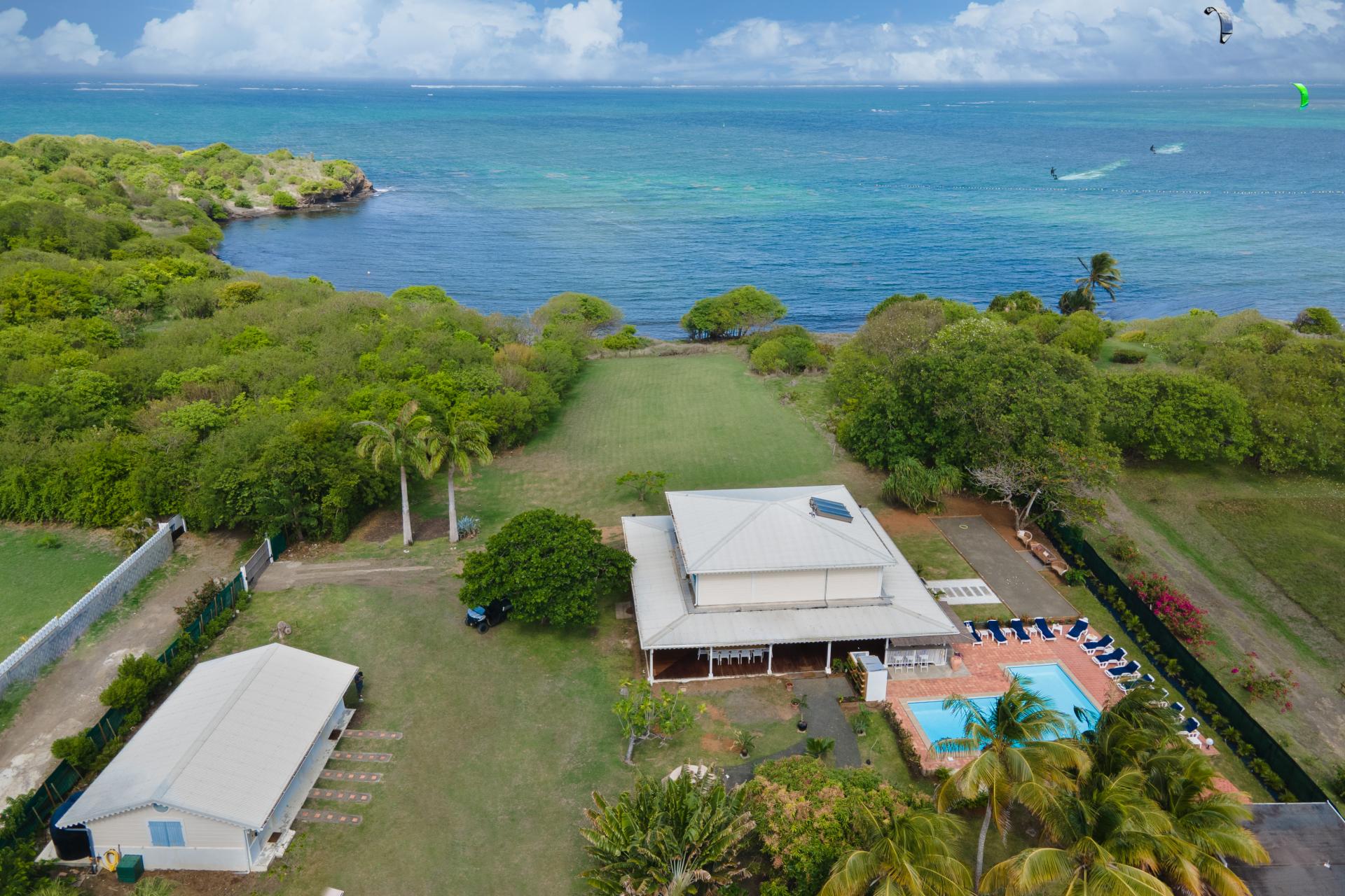 1 Location-villa-Martinique_ jardin vue d'ensemble